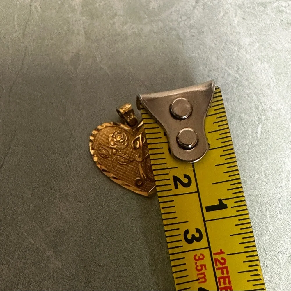 14K Gold Heart 'Best Mom' Pendant with Rose Charm - Picture 7 of 7